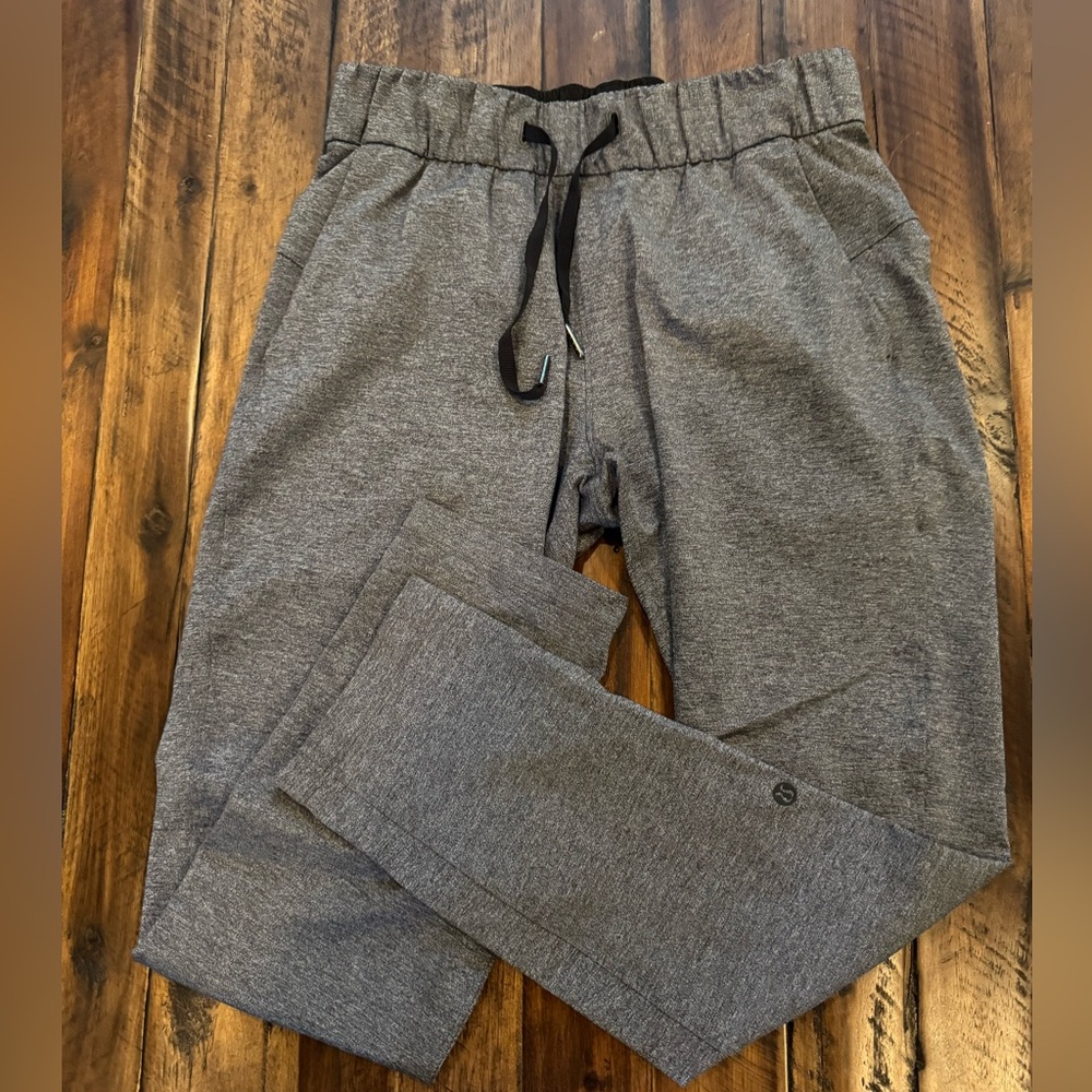 Lululemon On the Fly 7/8 pants